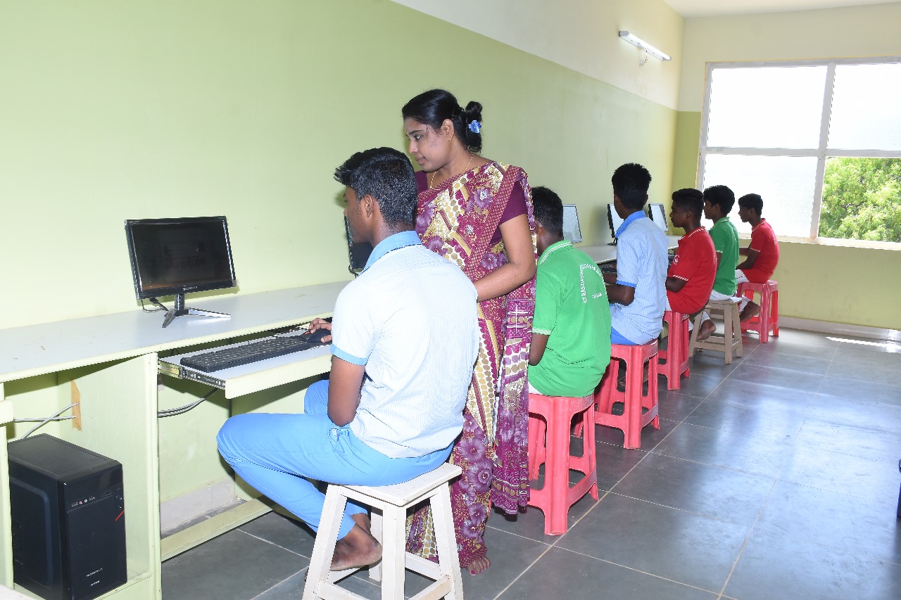 Computer Lab Image 2